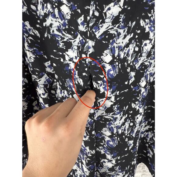 Simply Vera Want Size L Abstract V NEck Top Casual Sleeveless Pullover - Picture 2 of 9